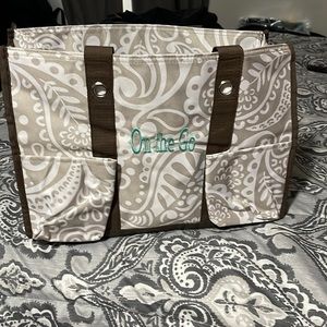 Thirty one bag great for any occasion such as work, travel or on the go.